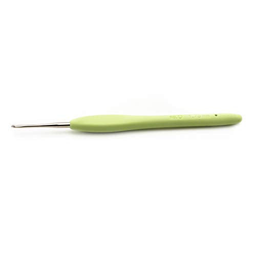 Clover Amour Steel Crochet Hook No. 0 / 1.75mm with Rubber Handle