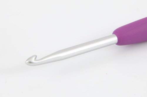 Clover Amour Crochet Hook G (4.0mm) - Easy Grip, Purple