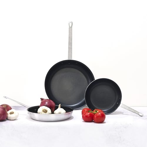 Winco Majestic 14.38" Non-Stick Frying Pan, 14 Inch, Black,Silver