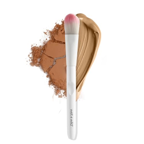 wet n wild Foundation Brush, Densely-Packed Synthetic Bristles for Liquid, Cream & Powder