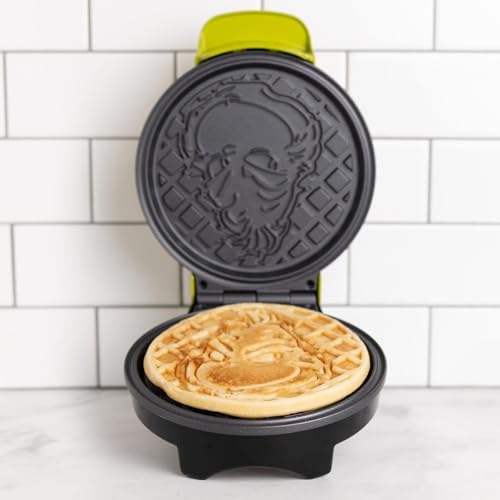 Uncanny Brands Dr. Seuss The Grinch Waffle Maker - The Grinch on Your Waffles