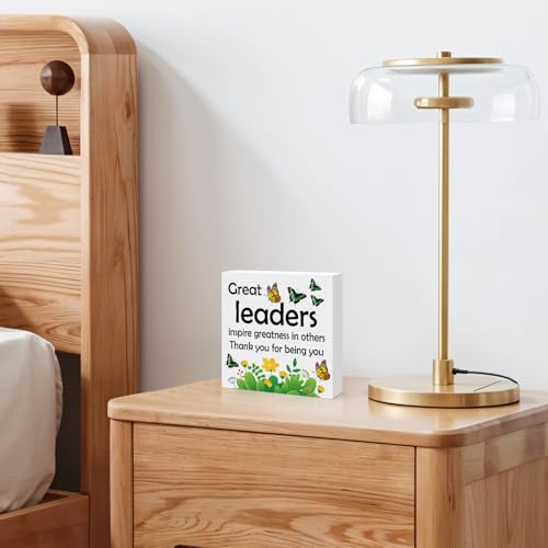 Boss Appreciation Gift: Wooden Desk Sign for Leaders & Mentors