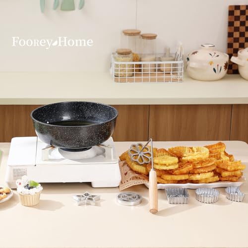 Wood 2-Piece Rosette Maker with 4.5-Inch Mold and Handle - Baking Tools