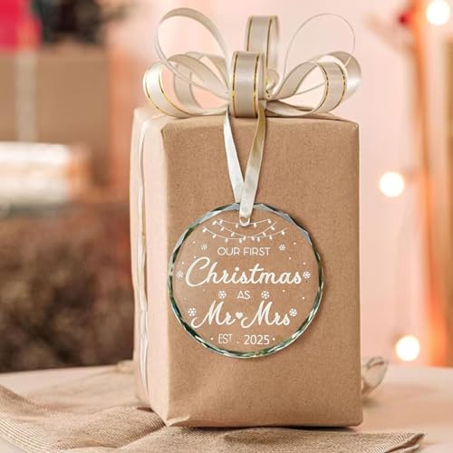 2025 First Christmas Married Ornament for Couples Newlywed Wedding Gift