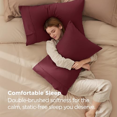 Bedsure Standard Pillowcases - Set of 2 Burgundy Red Brushed Microfiber