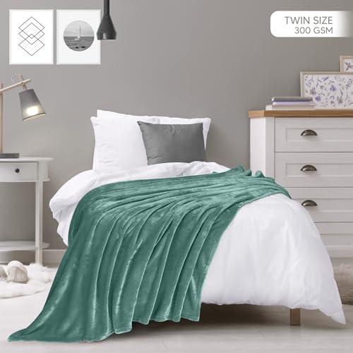 Utopia Bedding Ultra Soft Fleece Blanket Twin Size Celadon 60x80