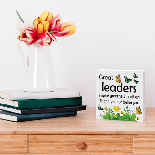 Boss Appreciation Gift: Wooden Desk Sign for Leaders & Mentors