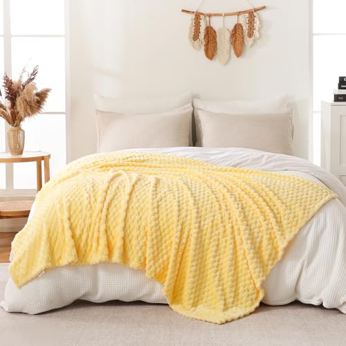 Bnuitland Light Yellow Flannel Throw Blanket 50x40 Inch - Soft & Cozy