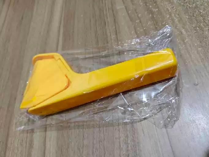 Skiennix Lemon Squeezer - Effortless Manual Citrus Juicer | Fold-Flat Design, Sturdy & Compact (Yellow)