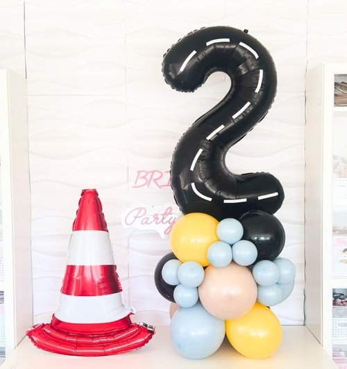 40-Inch Black Number Balloons by [Brand Name] - Perfect for Birthday, Graduation & Baby Shower Celebrations