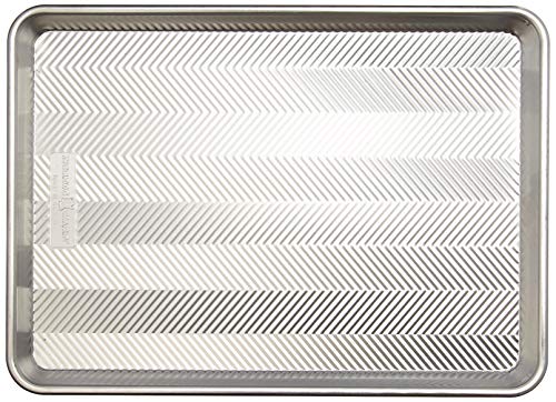 Nordic Ware Prism Baking Set: Half Sheet and Quarter Sheet Pan