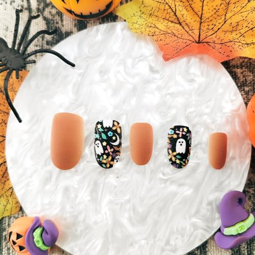 Halloween Press on Nails Short Oval Matte False Nails with Ghost Pattern
