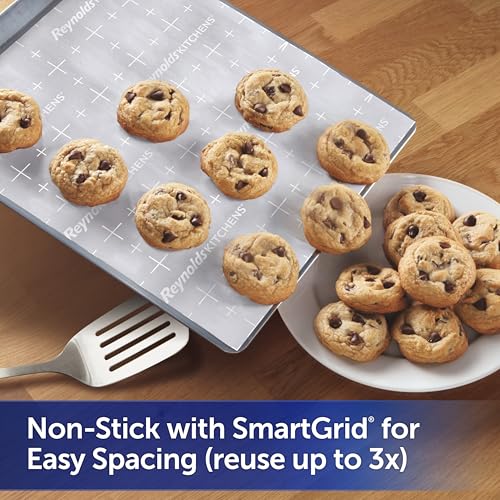 Reynolds Kitchens Stay Flat Parchment Paper Roll with SmartGrid, 45 Sq Ft