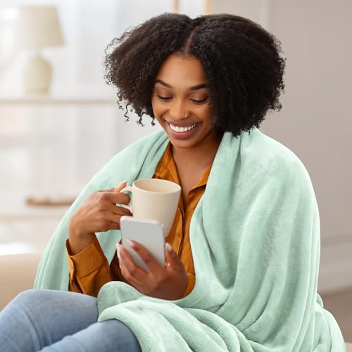 Utopia Bedding Soft Fleece Blanket Queen Size - Mint Green (90x90 Inch)