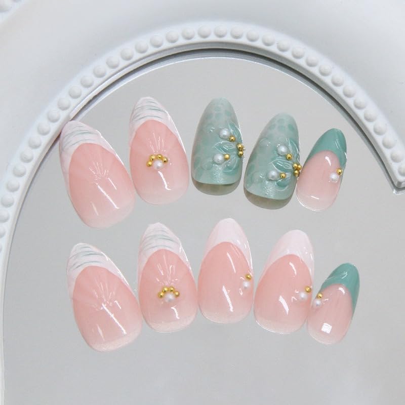 Short Almond Press On Nails White Glossy False Nails With Flower Designs 24 Pcs