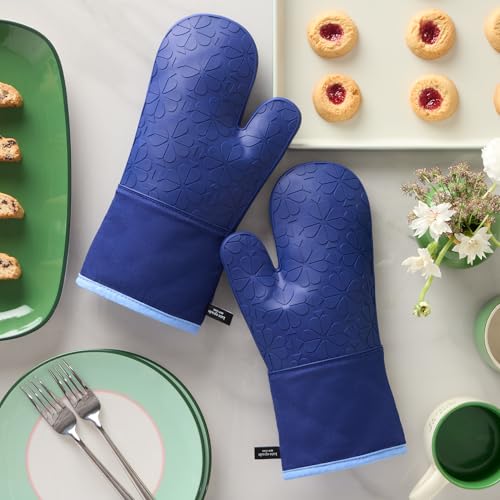 Kate Spade New York Spade Flower Soft Silicone Oven Mitt 2-Pack Set, Heat Resistant, Flexible Non-Slip Silicone Grip, Navy/Blue, 7"X13"