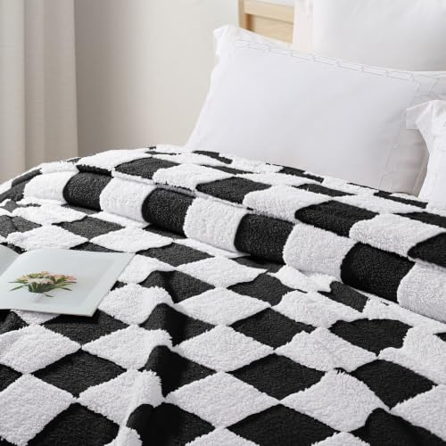 Exclusivo Mezcla Large Checkered Fleece Throw Blanket - Black / 50x60 inches