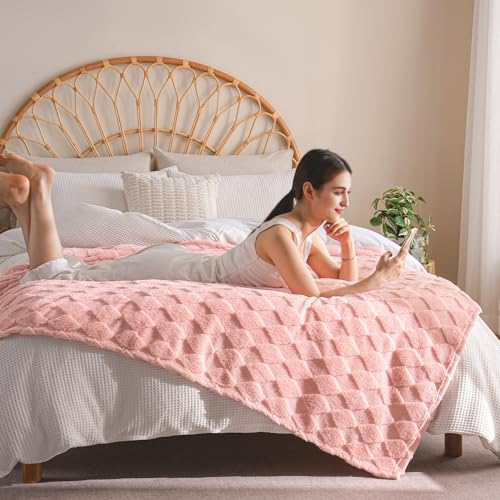 YIICKO Pink Diamond Checkered Fleece Throw Blanket 50"x60" Soft Plush
