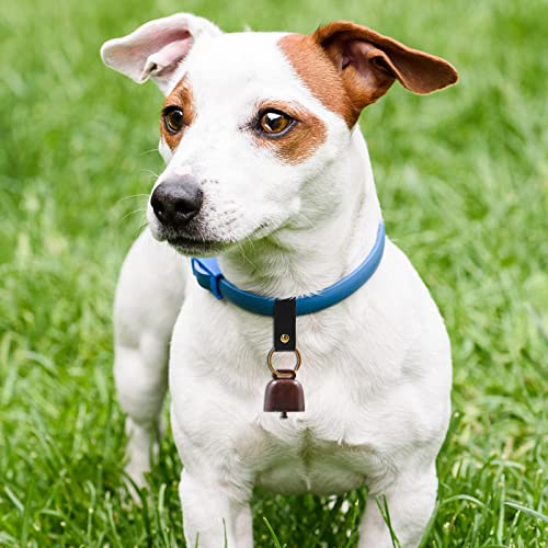 4Pcs Loud Bear Bells with Whistles and PU Leather Keychains, Bear Bells for Hiking and Loud Whistles, Cow Bells, Dog Bells