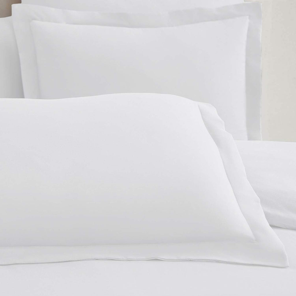Mellanni Duvet Cover Set - 5-Piece Hotel Luxury Bedding - Extra Soft & Cooling Microfiber | Queen Size, White