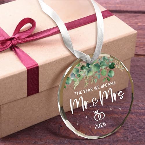 Personalized Wedding Ornament for Couples 2026 - Bridal Shower Keepsake Gift