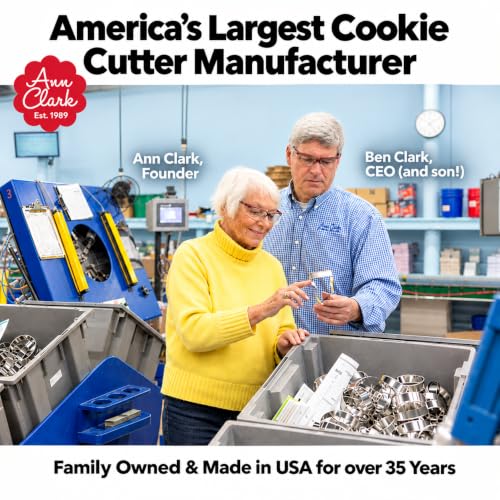 Large Polar Bear Cookie Cutter - 5-3/4 Inch Baking Tool, Made in USA