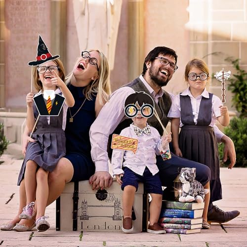 25 Magical Wizard Photo Booth Props for Kids' Parties