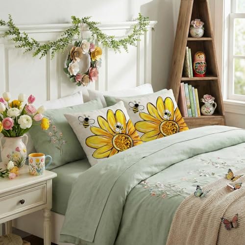 GEEORY Daisy Bee Throw Pillow Covers Set of 2 - 18x18 Inch White