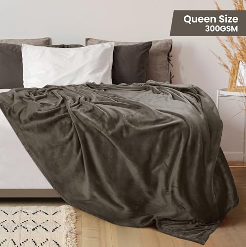 Utopia Bedding Queen Size Fleece Blanket - Plush & Cozy Brown
