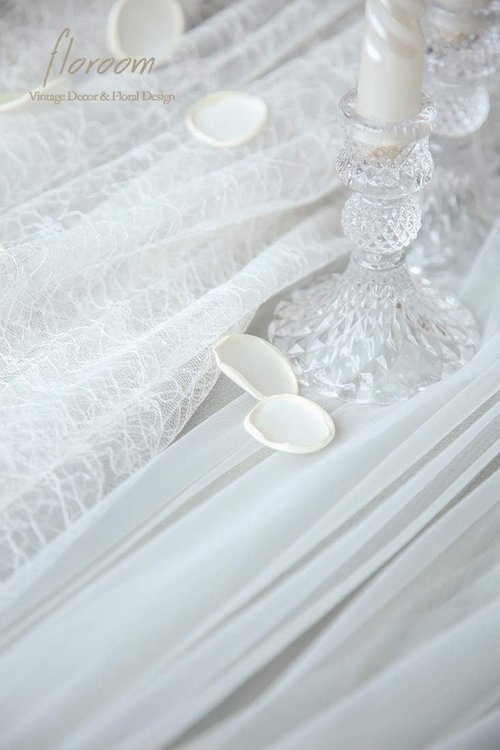 Floroom 300 Pcs Ivory Faux Silk Rose Petals - Perfect for Weddings, Bridal Showers & Table Decor