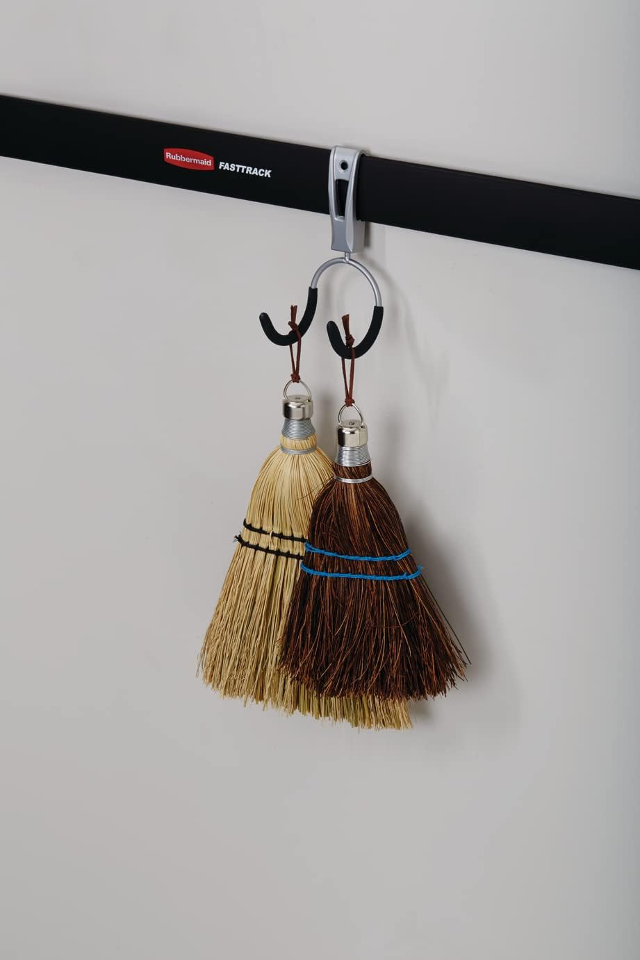 Rubbermaid FastTrack Compact Hook - Soft Grip Garage Organizer for Cords, Ropes & Small Hoses
