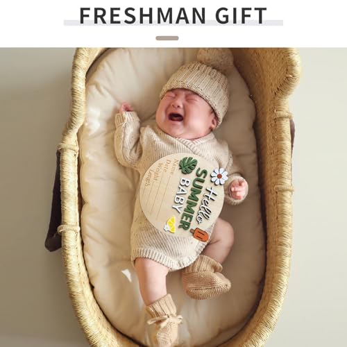 Wooden Baby Announcement Sign, 5.9-Inch Newborn Photo Prop