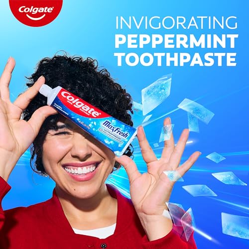 Colgate MaxFresh Fluoride Toothpaste Cool Mint 6.3 oz with Breath Strips