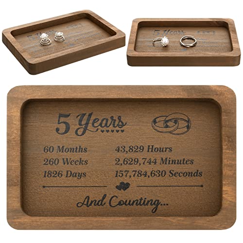 Gerrii Engraved Wooden Jewelry Tray for Rings & Watches