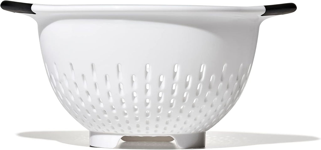 OXO Good Grips 3 QT Plastic Colander - Durable Kitchen Strainer for Effortless Food Preparation