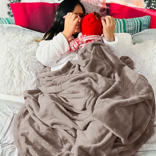 Bedsure King Size Fleece Blanket - Soft Lightweight Plush Microfiber, 108x90 inches