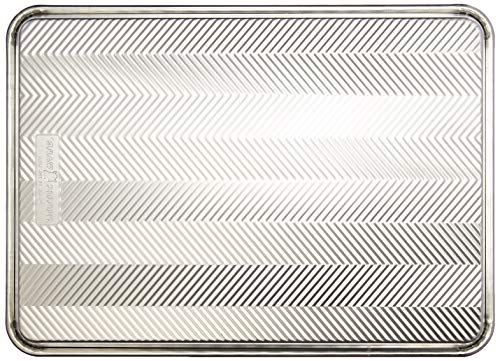 Nordic Ware Prism Baking Set: Half Sheet and Quarter Sheet Pan