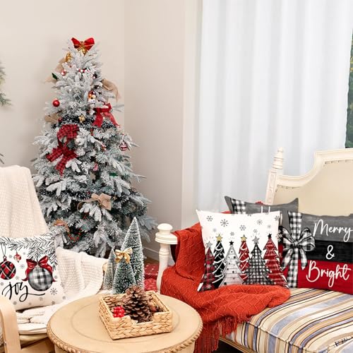 GEEORY Christmas Throw Pillow Covers 18x18 Inch - Set of 4 Farmhouse Xmas