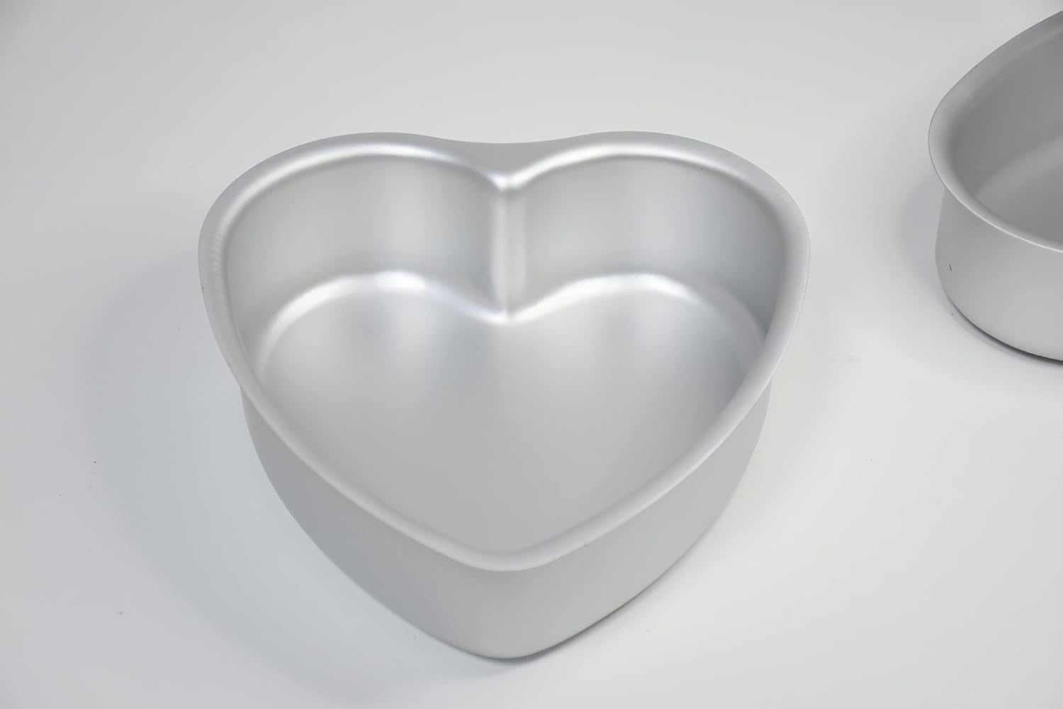 Skiennix Heart-Shaped Cake Pan Set - 6 Inch Aluminum Tins for Weddings & Parties | Set of 3