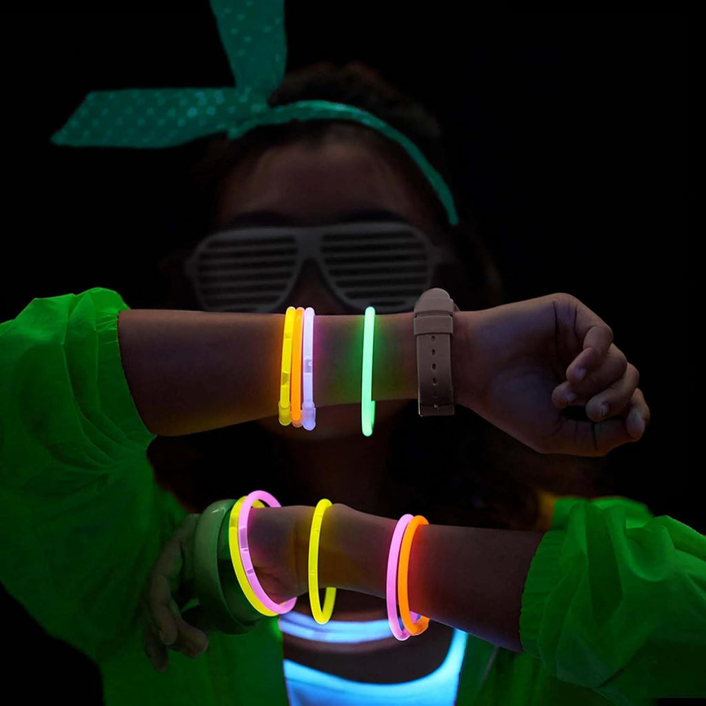 Skiennix Glow Sticks - 100PCS Bulk Party Pack | 8” Glow In The Dark Bracelets for Kids & Camping