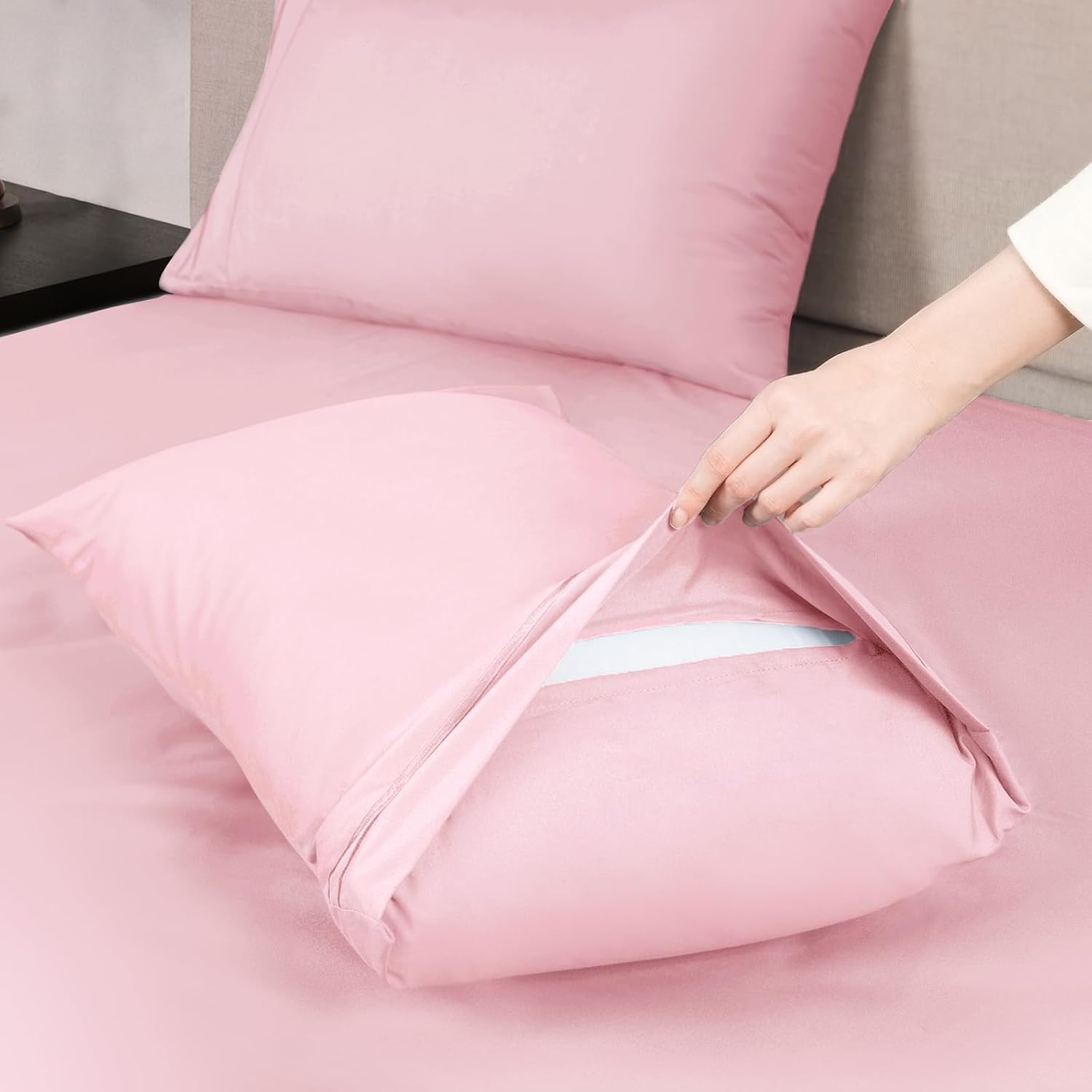 Mejoroom Queen Size Sheet Set - Luxury 1800 Thread Count Bedding | Soft, Breathable, Deep Pocket - 4 Piece (Blush Pink)