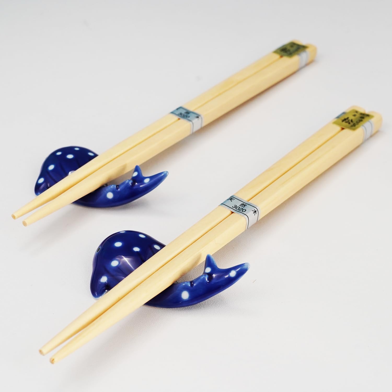 Whale Shark Donburi set, Microwave-Safe Bowl and Chic Chopstick, Whale Shark Chopstick Rest, Pair Set in Sea-Inspired Gift Box, For Ramen, Bowls, Rice Bowls, Soup Bowls.