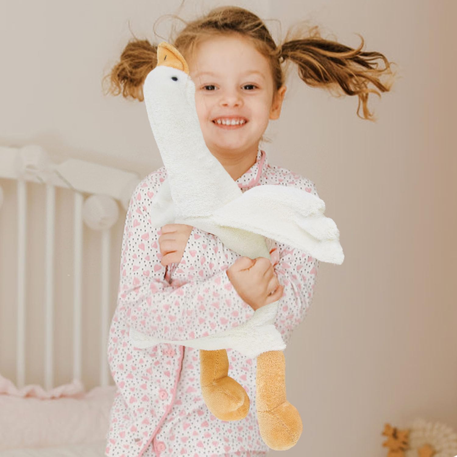 Heamoe 15.7" Swan Stuffed Animal, Cute White Fluffy Goose Duck Stuffed Plush Toy Hugging Pillow Gifts for Kids Birthday