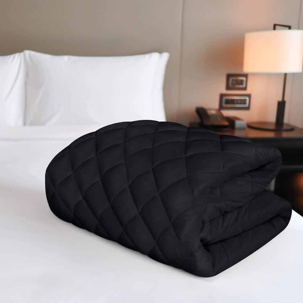 Utopia Bedding Quilted Fitted Mattress Pad - Queen Size Deep Pocket Protector | Machine Washable (Black)