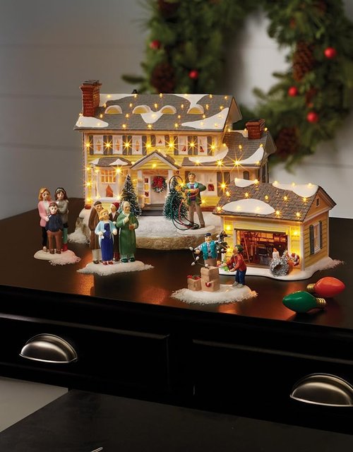 Department 56 | National Lampoon's Christmas Vacation Griswold Holiday House - Lit Building, 7.48 Inch, Multicolor
