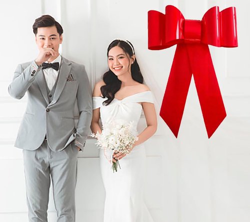 Big Red Bow - 30 Inch Giant Car Bow for Decoration | Includes 2 Small Pull Bows for Parties