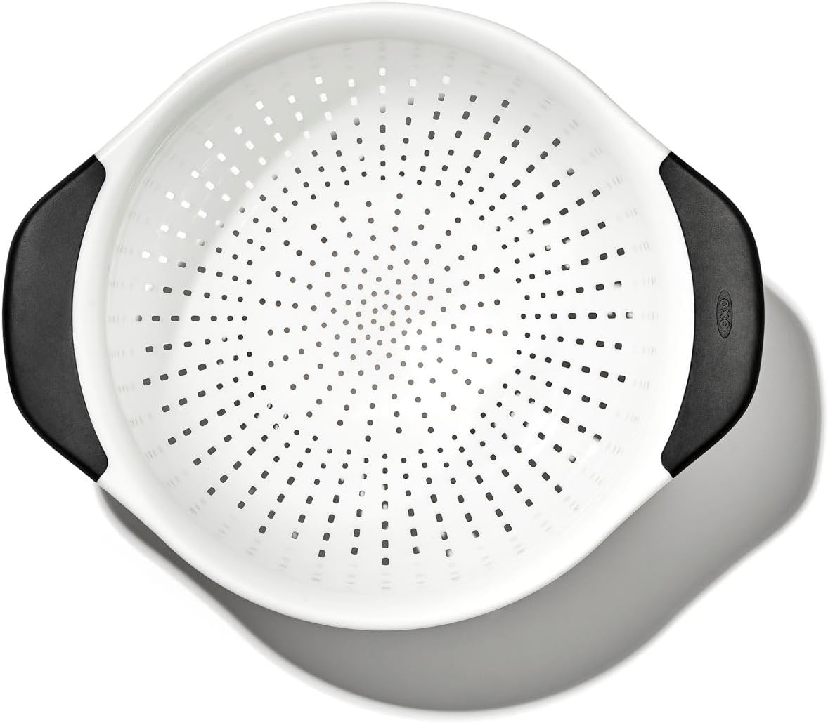 OXO Good Grips 3 QT Plastic Colander - Durable Kitchen Strainer for Effortless Food Preparation