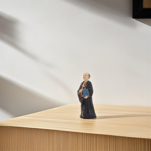 Hemoton Tiny Priest Statue - Intricate Resin Figurine for Church & Home Decor | Miniature Religious Collectible