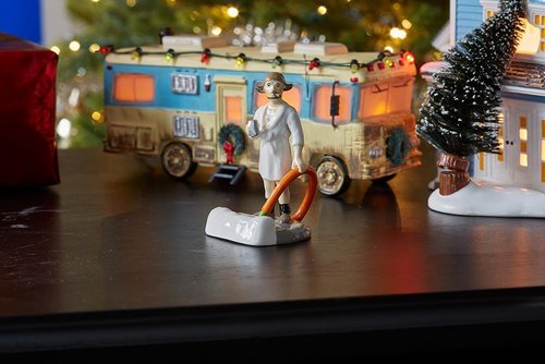 Department 56 | National Lampoon's Christmas Vacation Cousin Eddie's RV Lit Figurine - 7.87 Inch, Multicolor