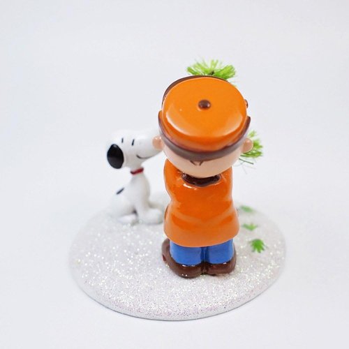 Department 56 Peanuts Charlie Brown & Snoopy Figurine - Hand-Crafted, Hand-Painted 2.76 Inch
